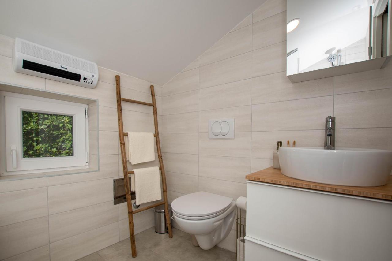 Apartment Eros Šišan Exterior foto